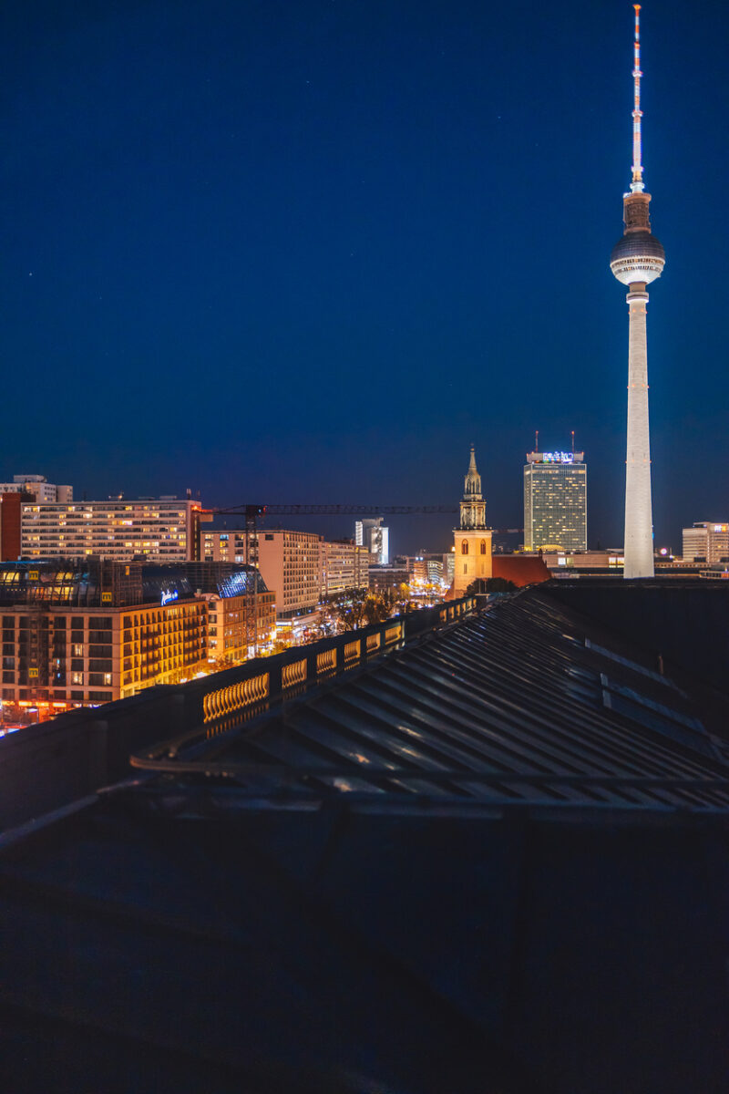Vertical shot of the tv tower during night time