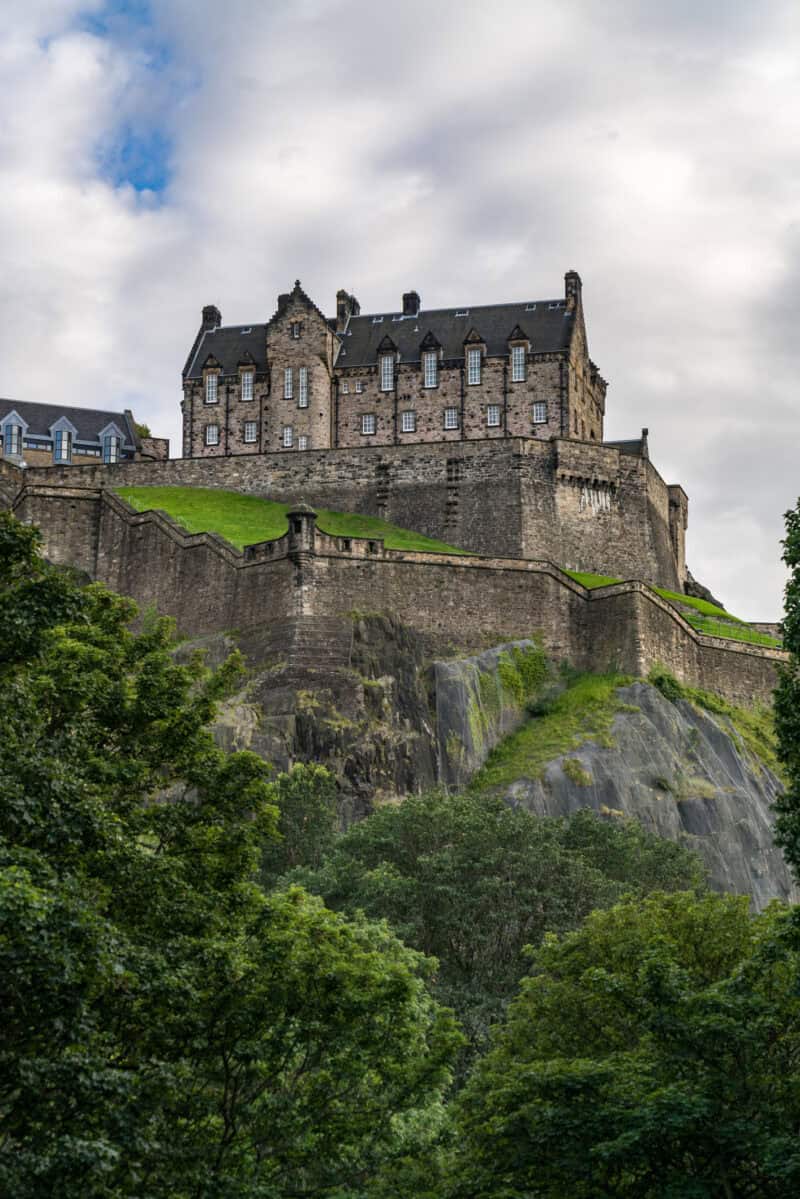 Scenic view of Edinburgh Castle on Castle rock, Edinburgh, Scotland