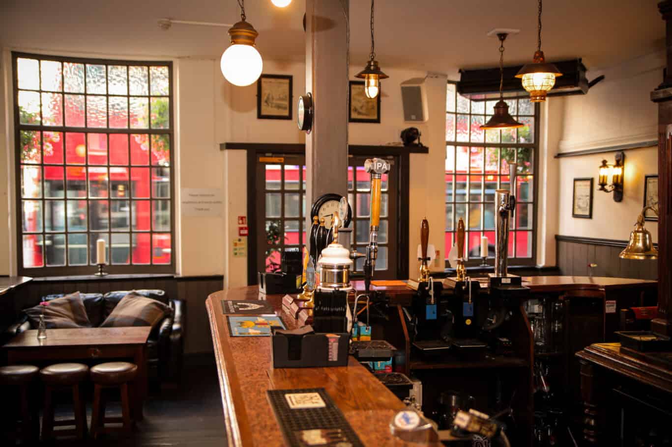 st-christophers-pub-bar-8
