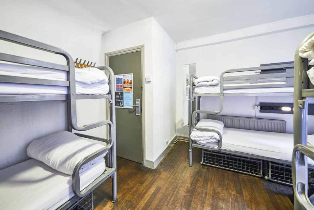 Private 4 Bed Room for Groups at Sh Christopher’s London Bridge – The Inn